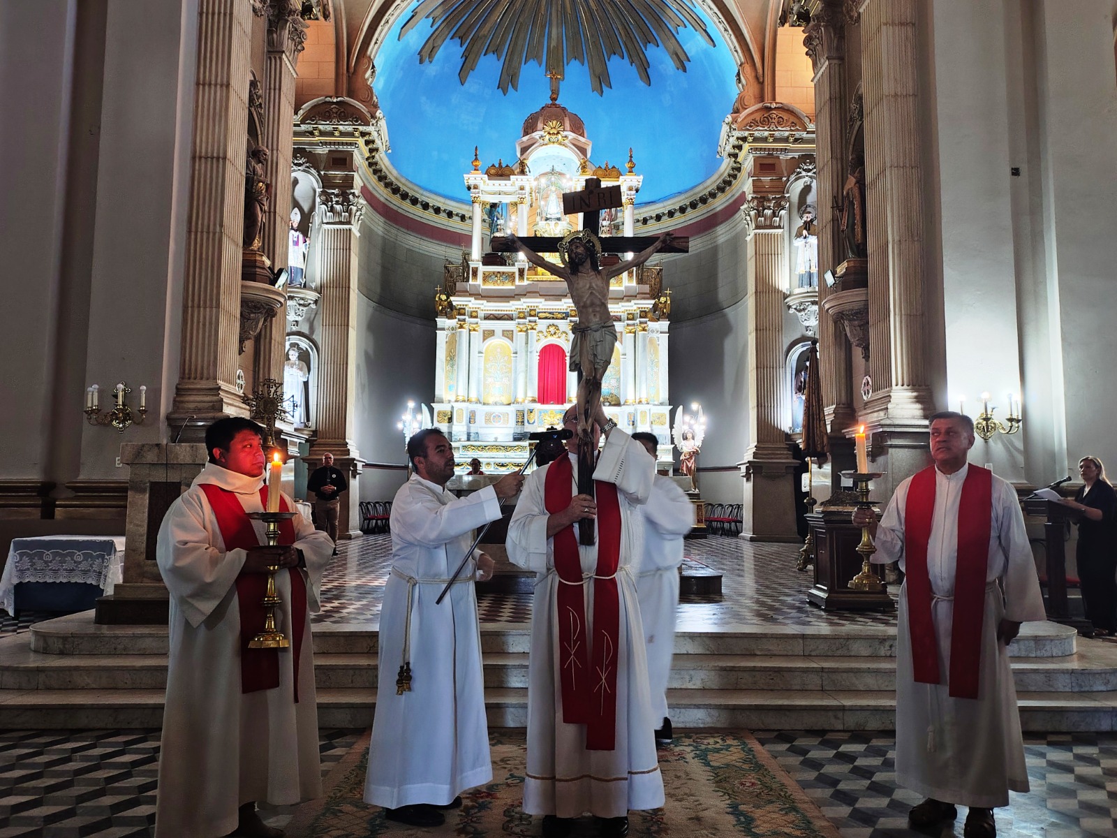 El Obispo presidió la Celebración  de la Pasión en la Catedral Basílica